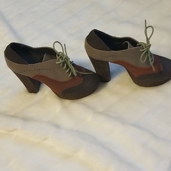 Very Versatile platform shoes - Picture 2 of 7